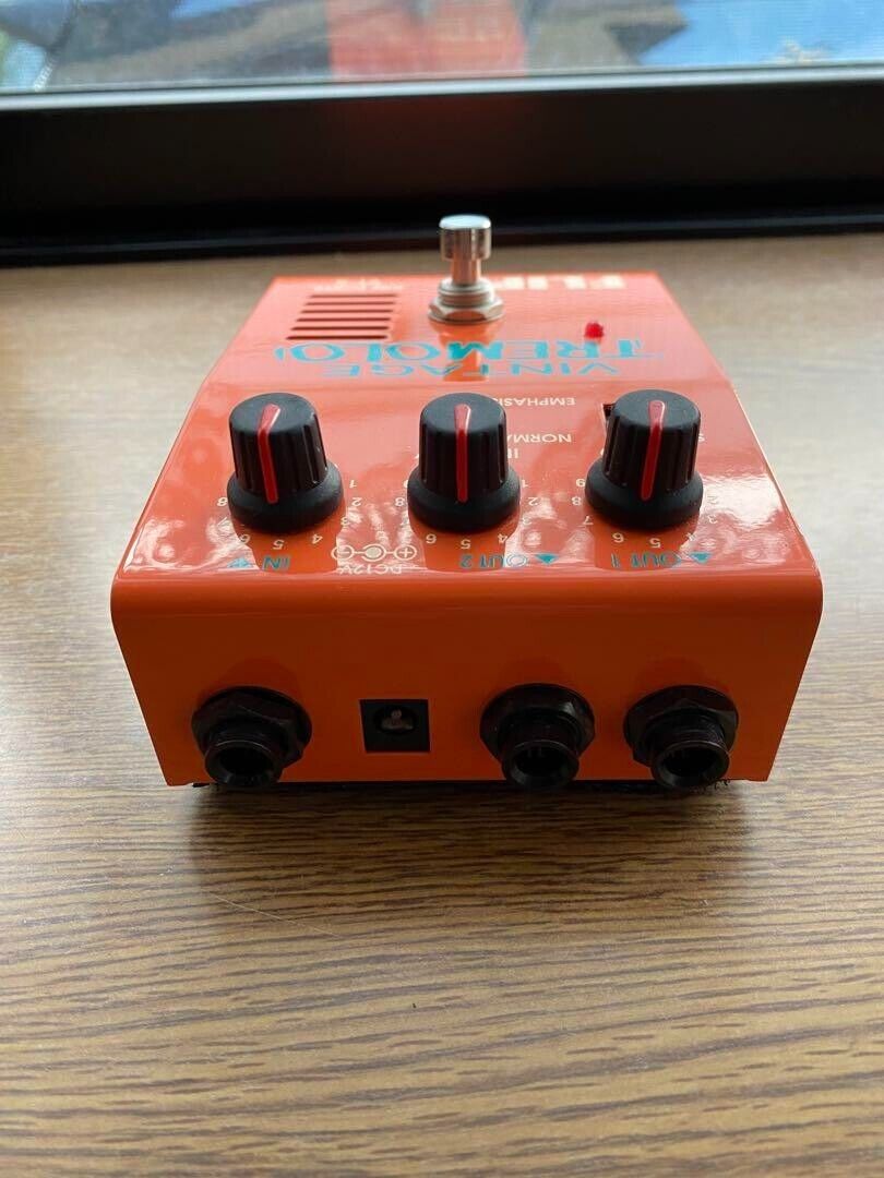 Guyatone VINTAGE TREMOLO FLIP VT-X - Iconic Sound, Clean Guyatone VINTAGE TREMOLO FLIP VT-X - Iconic Sound, Clean