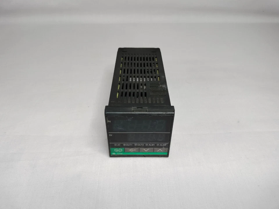 RKC Instrument CH102 FK02-V*GN-NN Digital Temperature Controller 100-240VAC - Image 2 of 4