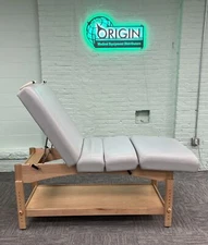 ​Oakworks Clinician Line Flextop Esthetician Massage Table