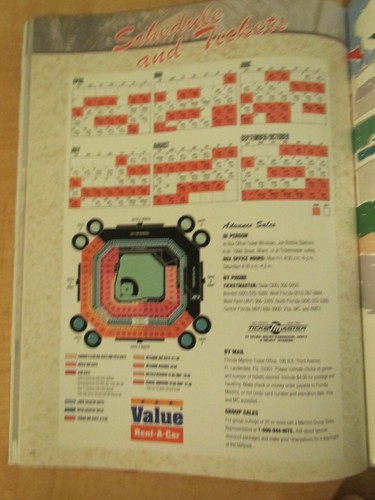 1993 Florida Marlins Inaugural Season Official Yearbook EX-NMT Benito Santiago - Picture 10 of 12