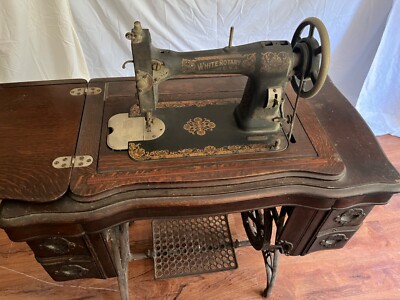 Vintage Singer Sewing Machine Table & Sewing Machine Matching Pair