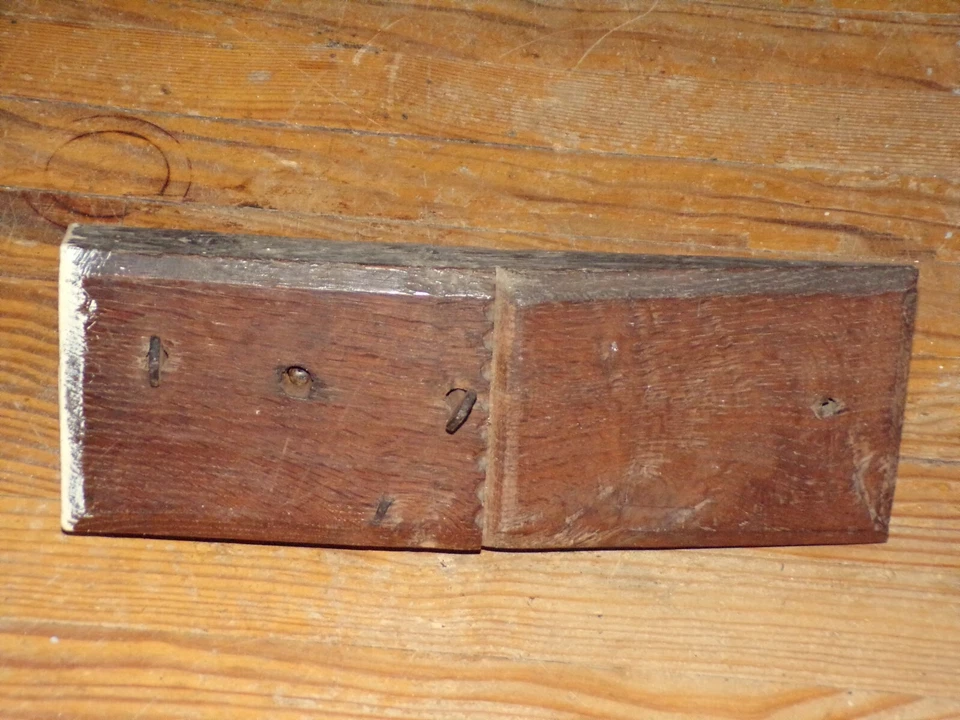 ANCIENNE SERRURE BOIS ET FER FORGE ET SA CLEF - Photo 4/4