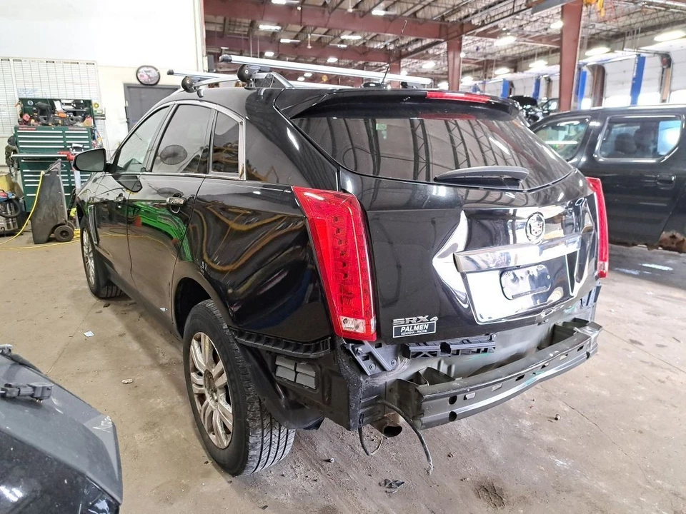 Cilindro maestro de freno Srx Sku #4190455 2015 Foto 3 de 4