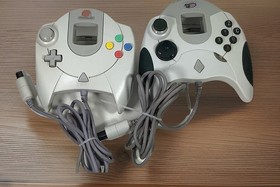 Vintage Sega Dreamcast Bundle - Console/Controller & Cables PLUS 2 VMU's Working