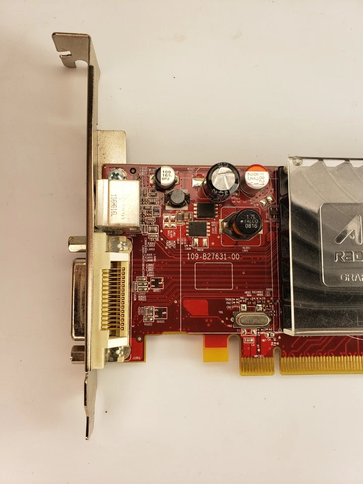 Dell ATI Radeon HD 2400 XT 109-B27631-00 256MB DDR2 SDRAM PCIe x16 Graphics Card - Image 3 of 4