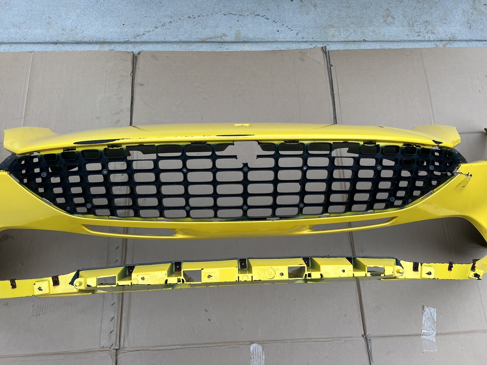 ✅🔥 FERRARI F169 ROMA FRONT BUMPER COVER 2020 2021 2022 2023 898568 OEM Yellow