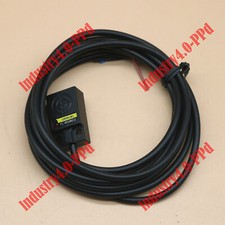 1PCS Omron TL-W5MC2 TLW5MC2 New In Box proximity switch