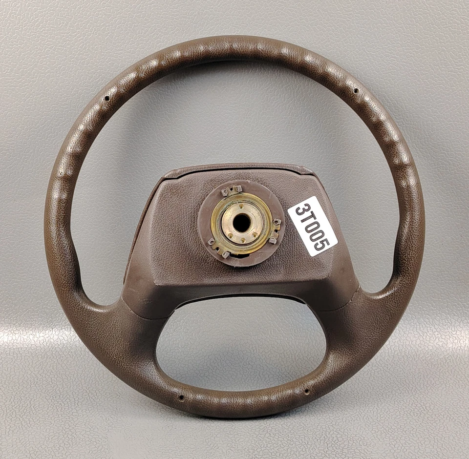 1988 1991 TOYOTA VAN TOWNACE MASTER SURF ACE BROWN STEERING WHEEL - Image 3 of 4