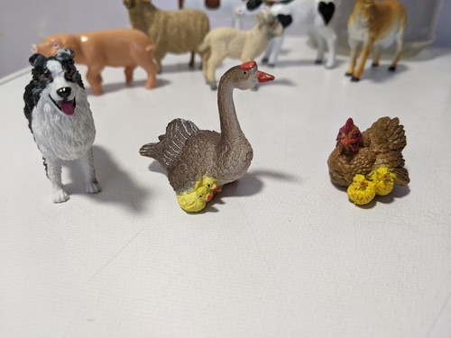 ELC / AAA Set of farm animal figures & farmer family figures with original tub - Picture 6 of 17