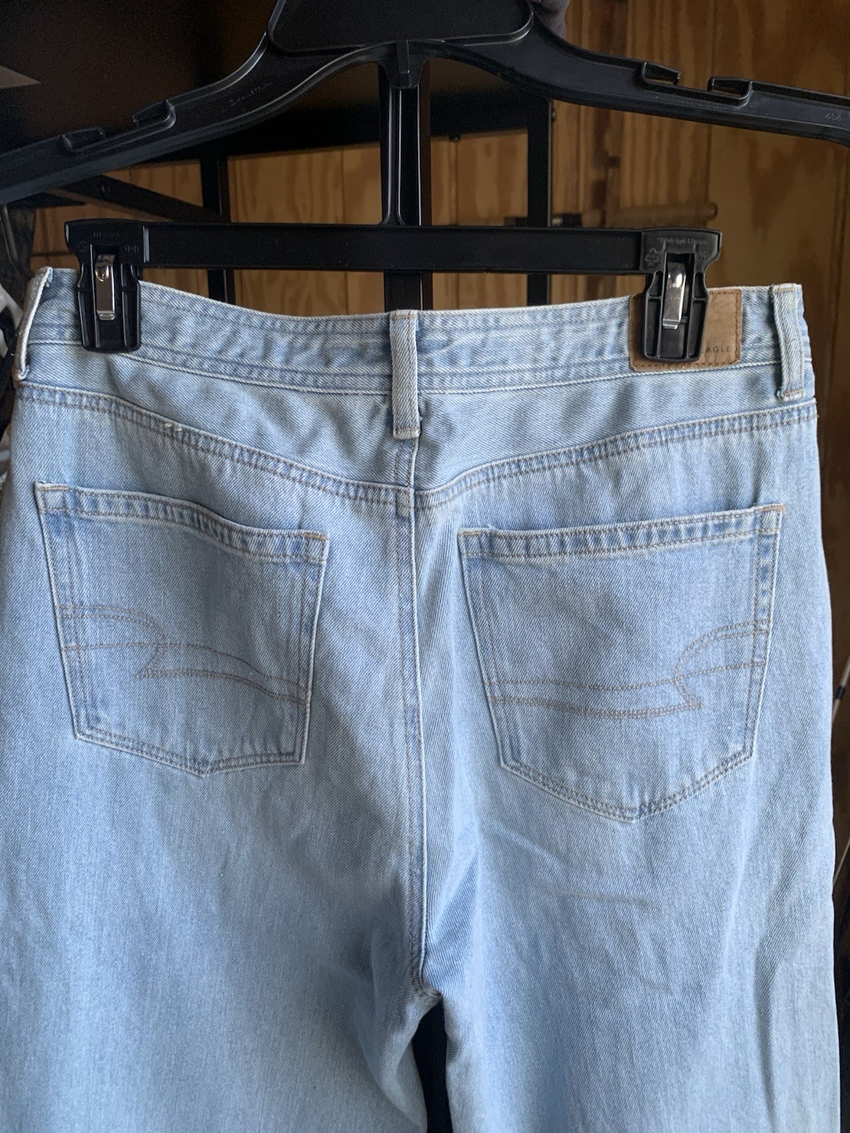 American Eagle Double Button Light wash jeans Sz 6 - image 6