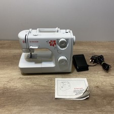 Singer 8280 Electric Sewing Machine In Very Good Condition 
