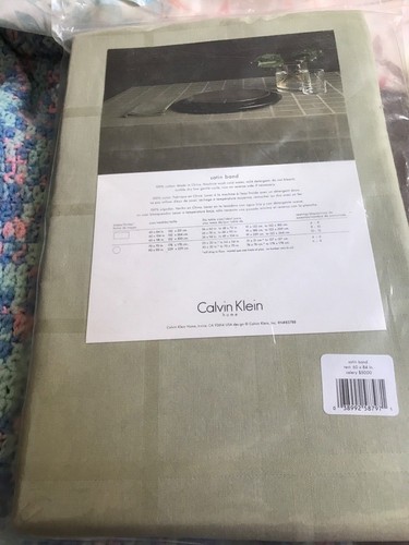 Calvin Klein TABLECLOTH~Celery~Satin Band Cotton~60x84~New in Pkg~ - Picture 2 of 2