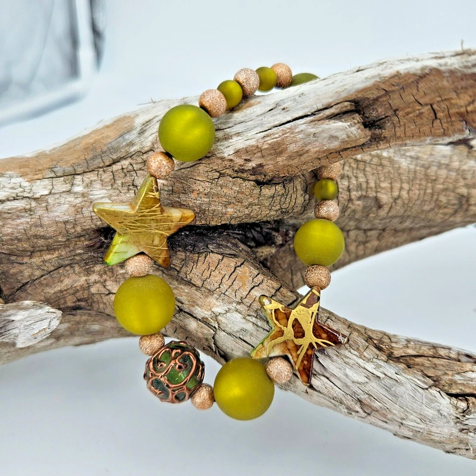 Armband Grün Gold Stern Weihnachteb handarbeit Perlen Damen Schmuck Verspielt - Bild 4 von 4