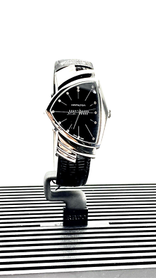 【onthebay.3838】HAMILTON H24411732 腕時計 Ventura Quartz - Dial color:Black - H24411732 | Hamilton Watch