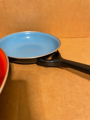 Vintage Lot of 3 Enamel Saute Cook Pans Yugoslavia Blue 15 Yellow 20 Red 25 Set - Picture 5 of 5