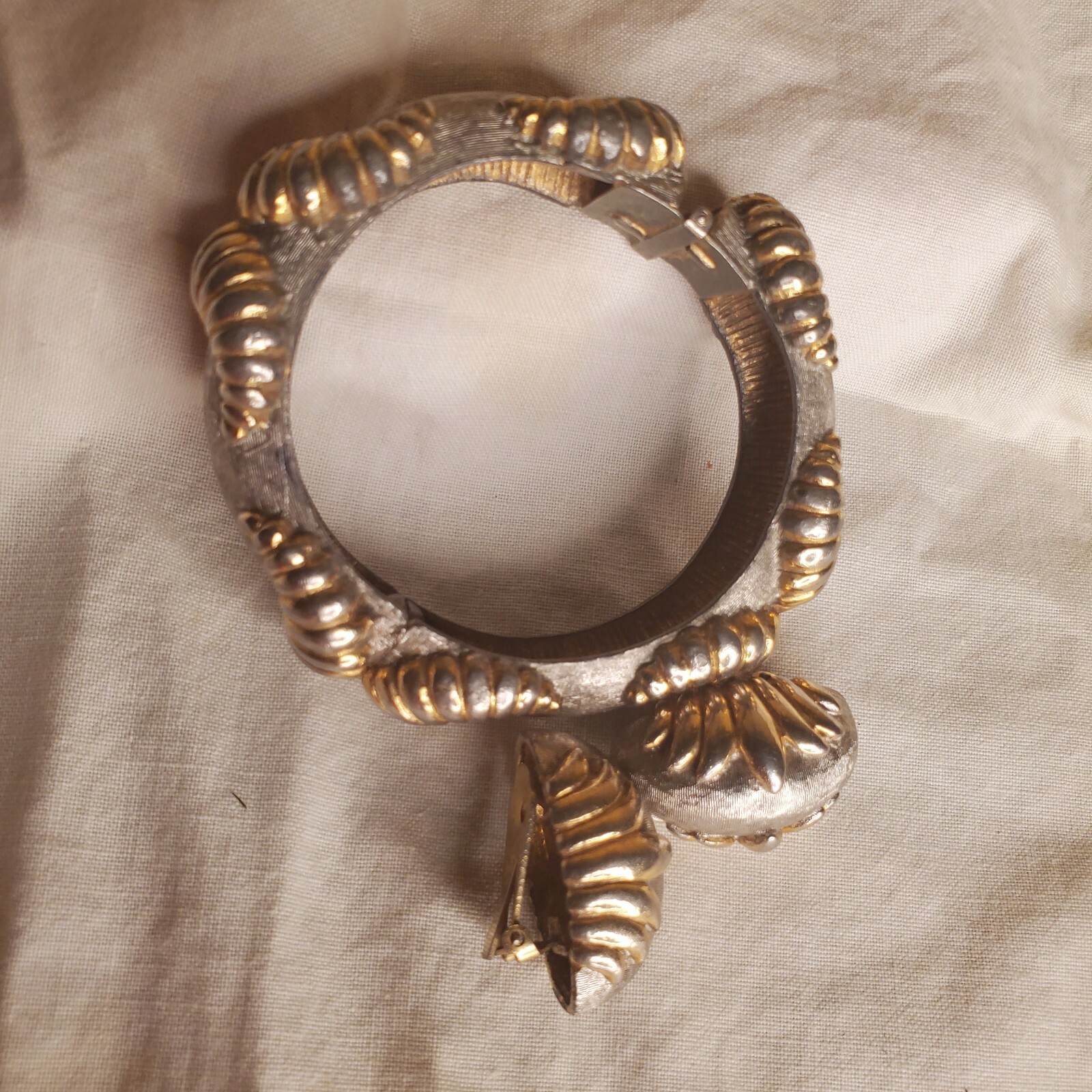 60s KJL Kenneth Jay Lane Satin Two Tone Mogul Mug… - image 2