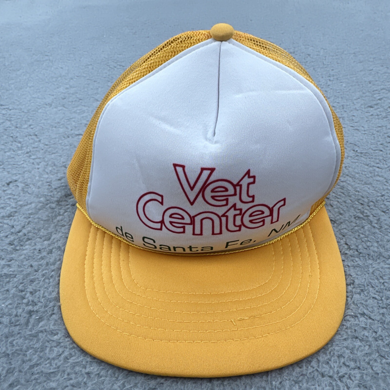 Vintage VET CENTER De Santa Fe New Mexico Yellow Mesh Rope Trucker SnapBack Hat