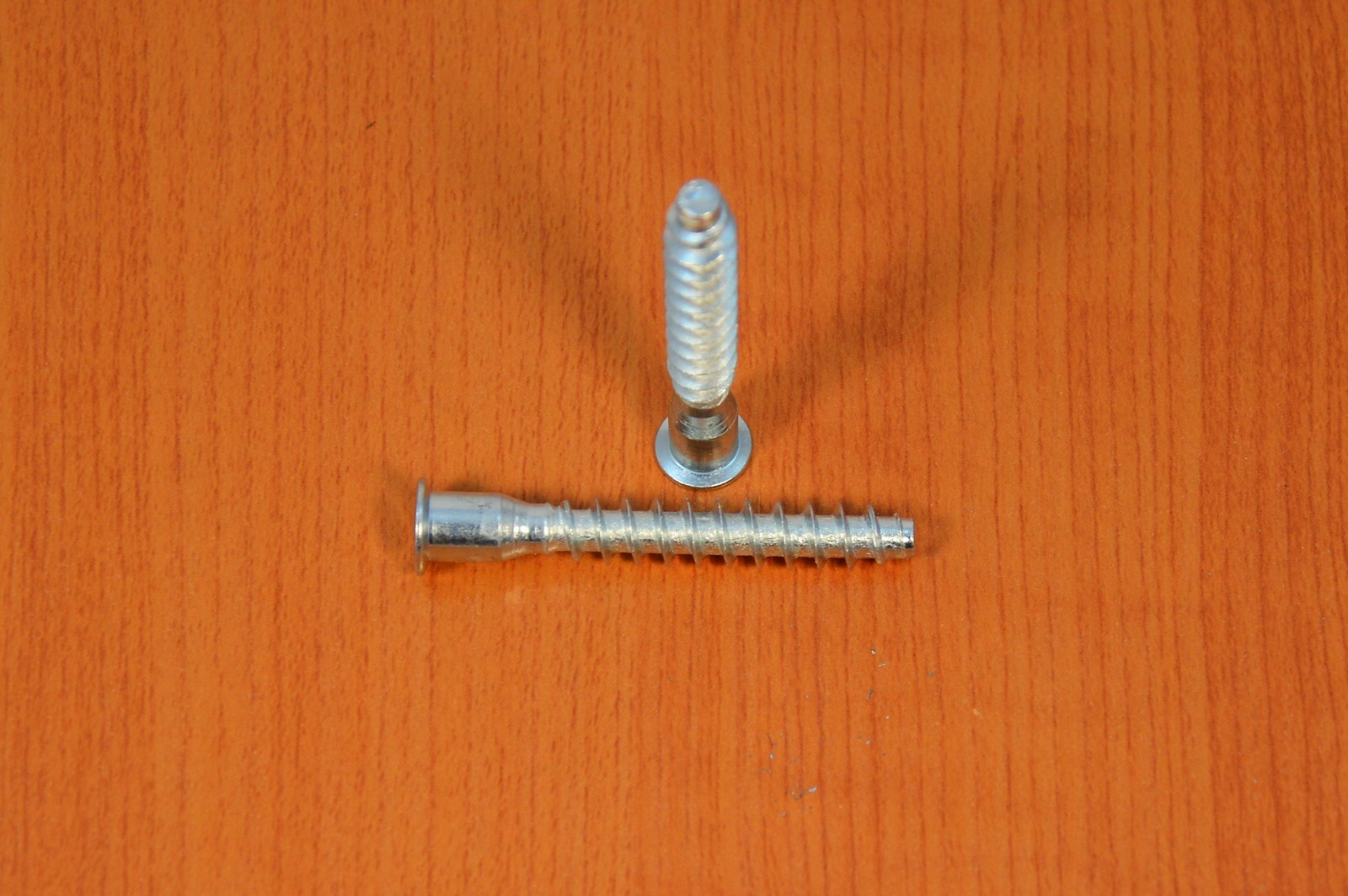 Body connection screw furniture screws euro connector 7 x 48 mm