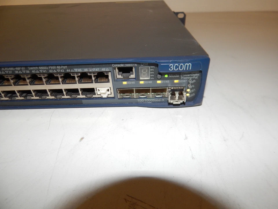 3Com 3CRS48G-48P-91 PWR 48-Port Gigabit Switch (MHJ31) - Image 2 of 4