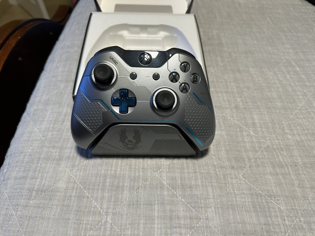 Microsoft Xbox One Limited Edition Halo 5: Guardians Locke And