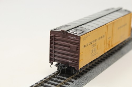 HO Accurail 8506 40' Steel Reefer Fruit Growers Express FHIX 40358 Super Detail - Picture 5 of 9