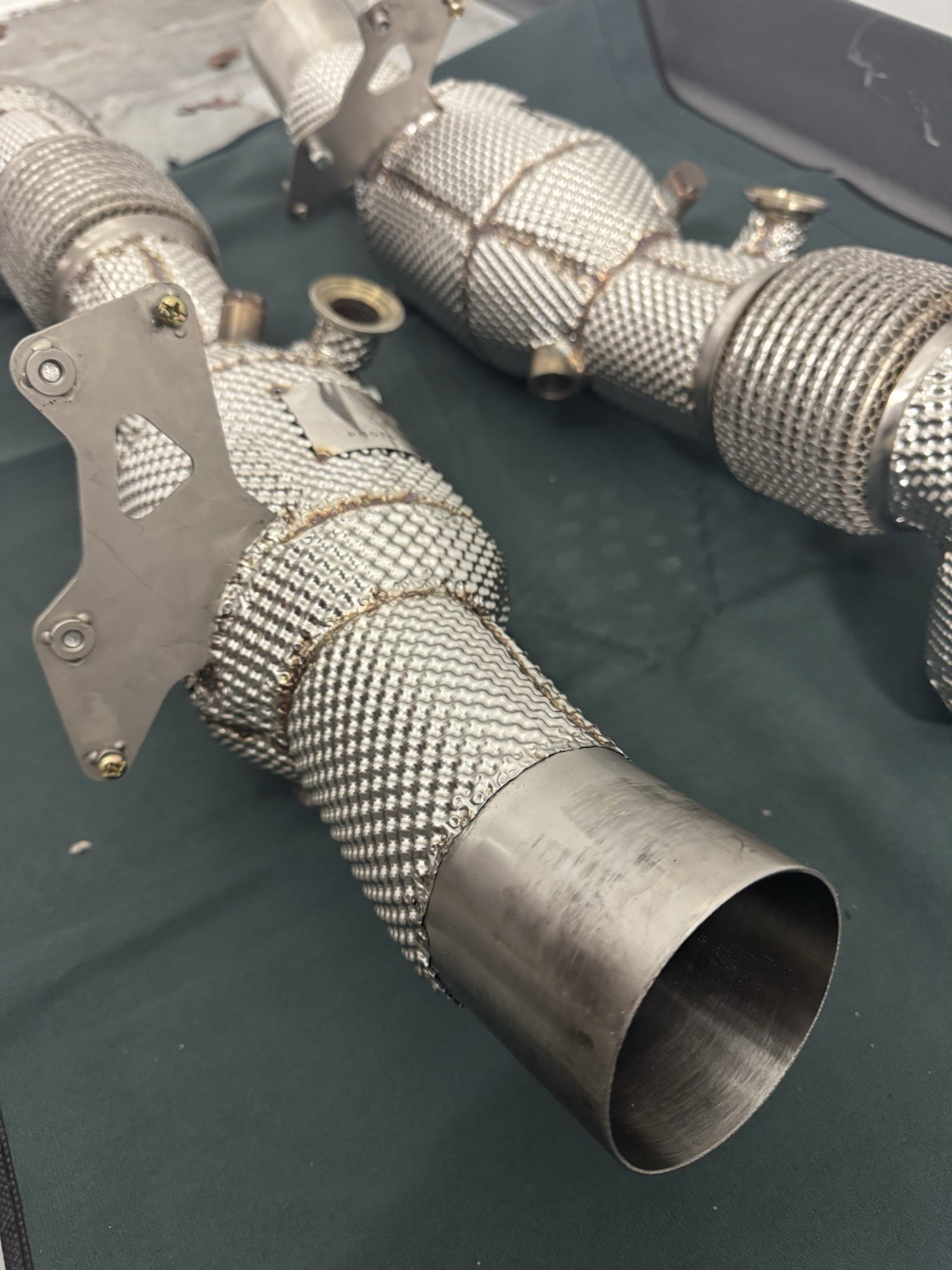 Ferrari 296 Catalytic converter