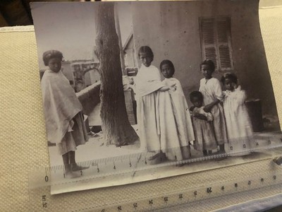 ethnisches Foto Madagaskar 1900 Kindergruppe zum Ausweisen siehe Bildunterschrift
