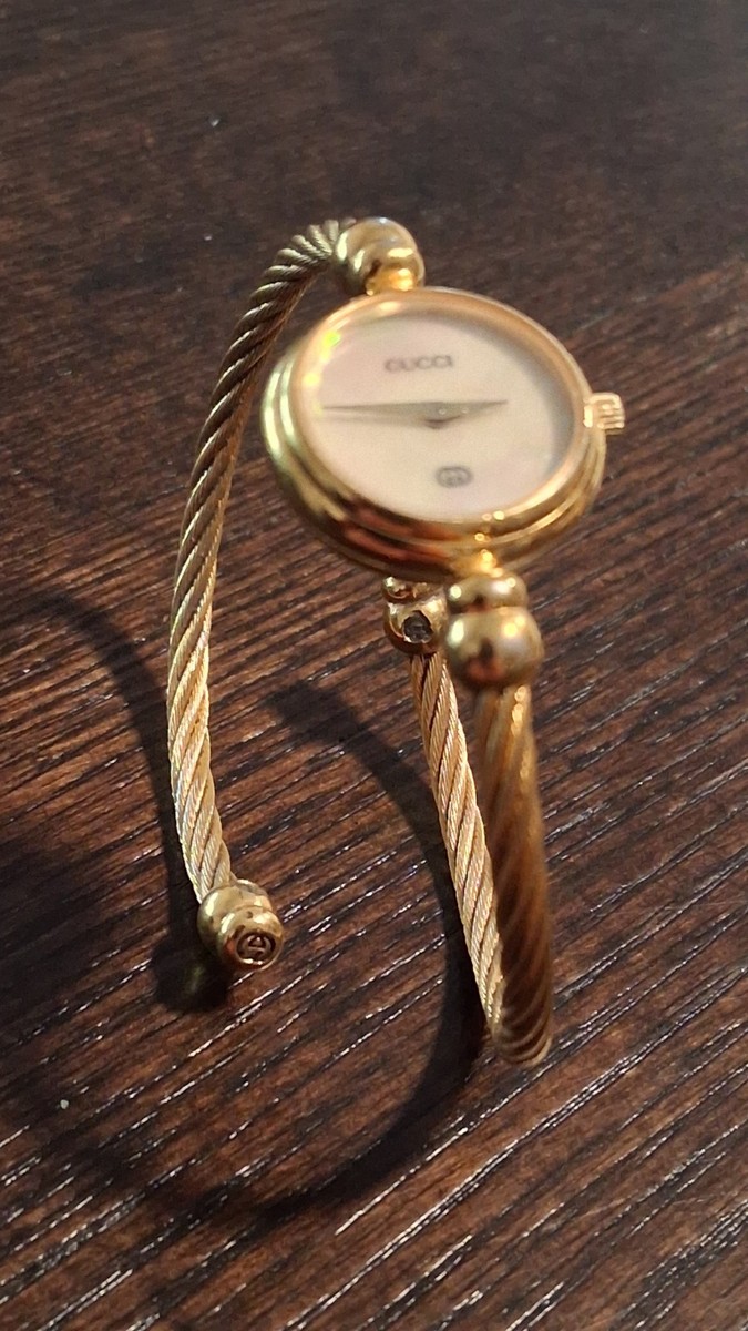 Gucci Vintage 11/12.2 Quartz Bangle Watch Women 2700.L Series Gold