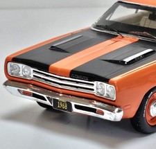 Spark 1/43 1968 HEMI Road Runner, excellent model!