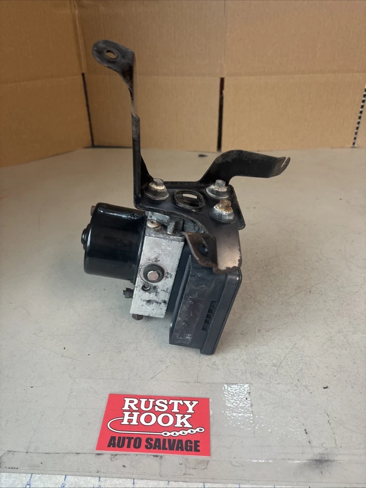 2005 Honda CR-V ABS Pump OEM 57110-S9A-A110-M1 Foto 2 de 4