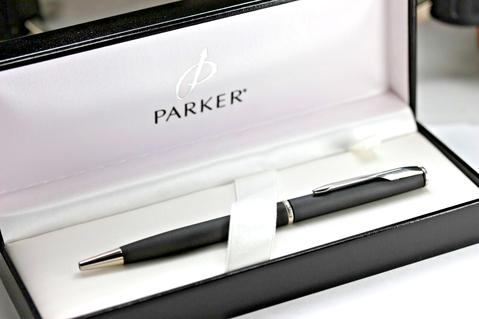 PARKER INSIGNIA BALLPOINT PEN MATTE BLACK FINISH NEW IN BOX
