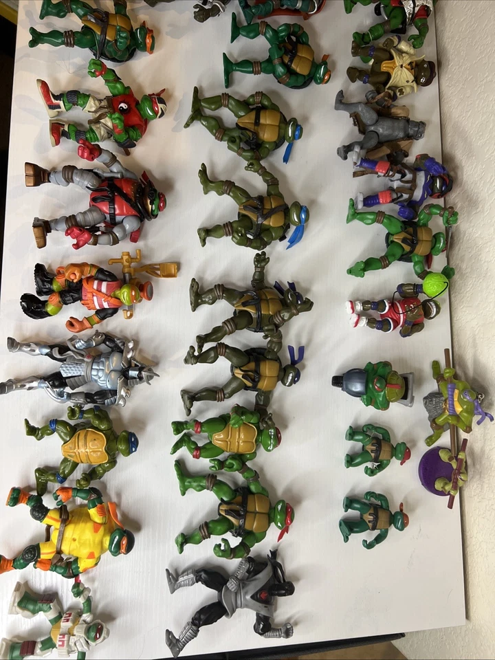 Vintage 1990s & 2000s Teenage Mutant Ninja Turtles TMNT Action Figure LoT - Image 3 of 4