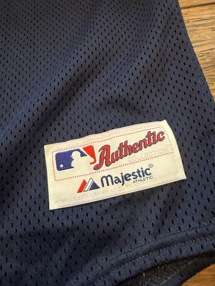 Majestuosa camiseta de práctica vintage de los New York Yankees, en blanco Foto 3 de 4