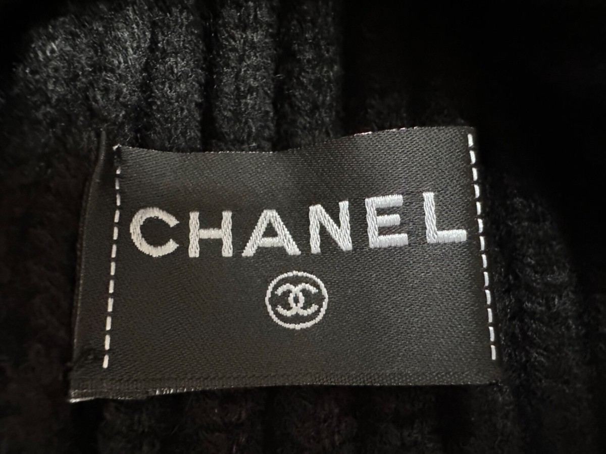 MIB 100%AUTH Chanel 23K Black Cashmere Beanie Hat with MIB 100%AUTH Chanel 23K Black Cashmere Beanie Hat with