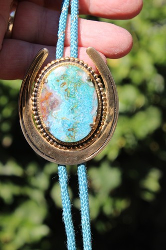 Vintage Gold Tone Lucky Horseshoe Western Southwest Blue Agate Bolo Slide - Picture 14 of 17