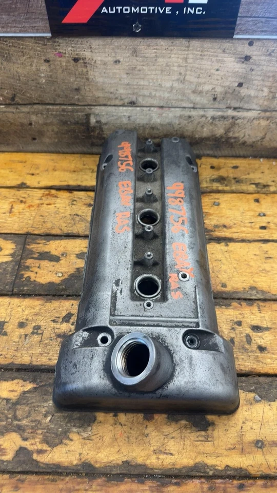 Cubierta de válvula de motor izquierdo Suzuki Grand Vitara XL-7 1999-2006 2,5 L OEM Foto 2 de 4