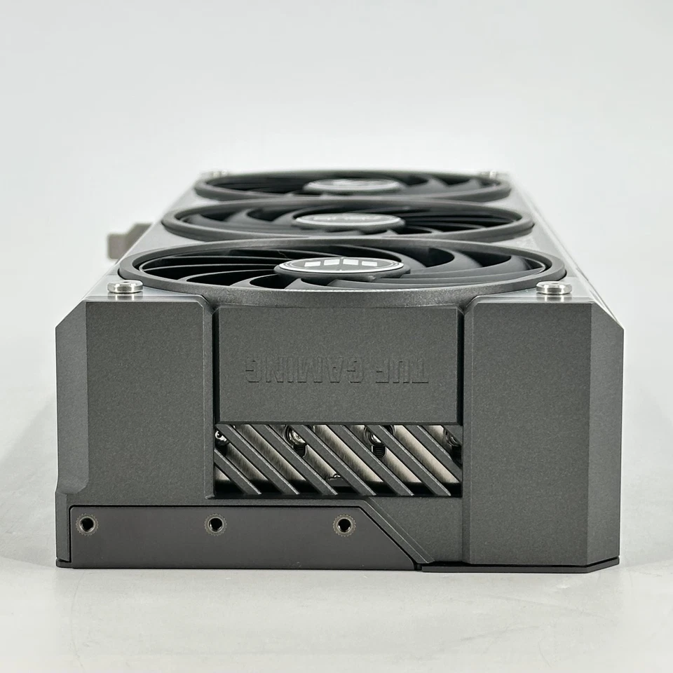 ASUS TUF GAMING OC GeForce RTX 5070 12GB RAM - Graphics Card - Excellent - Image 4 of 4