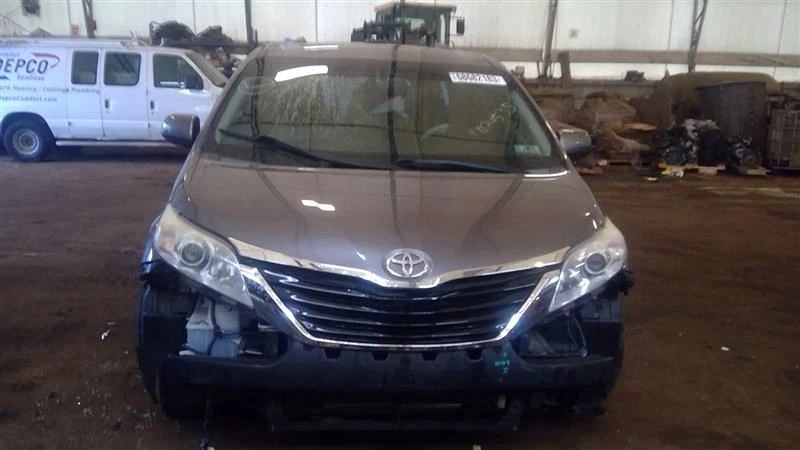 Pinza de conductor trasera construida en América del Norte para 10-15 LEXUS RX350 5673738 Foto 3 de 4