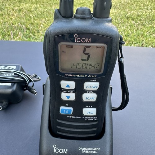 Handheld Marine Transceiver ICOM IC-M72 VHF Radio W/ Charger Tested Working - Zdjęcie 9 z 9