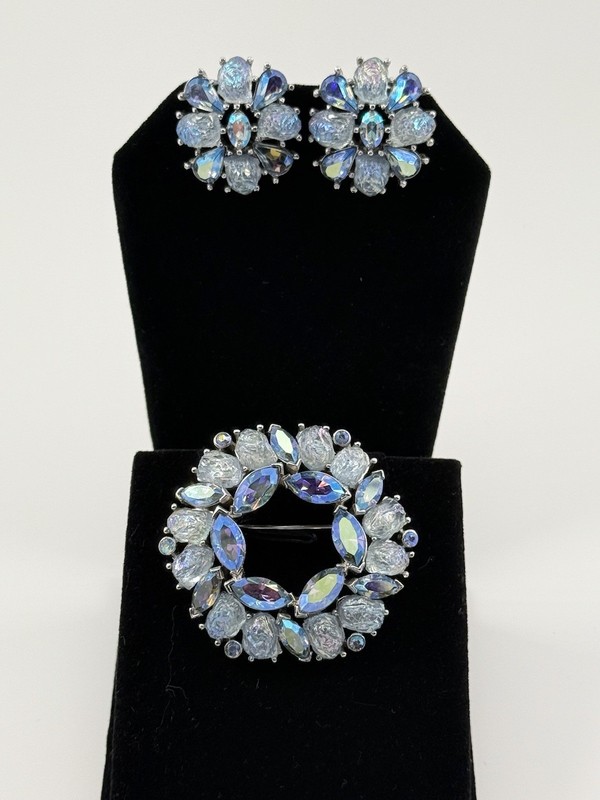Vintage Rare Trifari Etoile Brooch & Earrings Set W/ Blue Lava Stones