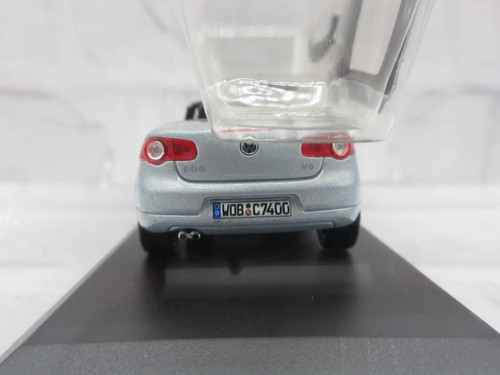 Minicar modelo coche Volkswagen Ios Eos plateado concesionario 1/43 - Imagen 4 de 5
