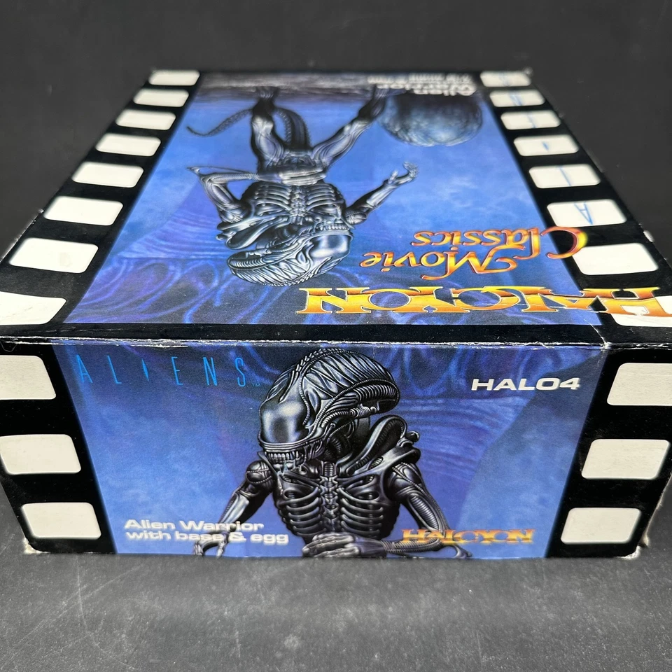 Halcyon Movie Classics Alien Warrior w Base & Egg 1:9 Model Kit 1991 NOS Vintage - Image 4 of 4