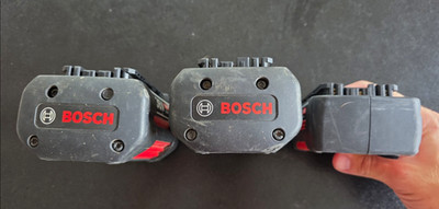 3 Stück Bosch 36 V Li-Ion Akkus; 2 Stk. 4,0 Ah + 1 Stk. 2,0 Ah