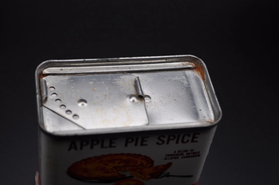 Vintage Crown Colony Apple Pie Spice Tin 1-1/4 Oz Empty Prop 1959 - Image 2 of 4