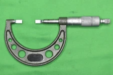 Mitutoyo 122-126 OD Blade Micrometer  1"-2"  Range.0001" No Case