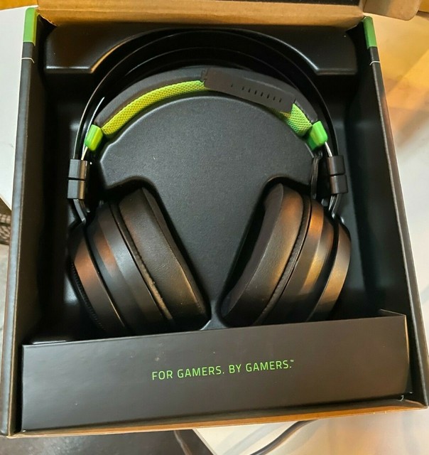 Razer Nari Ultimate for Xbox One Wireless 7.1 Surround Sound Gaming Headset - Black/Green for 