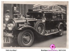 VIEILLE AUTOMOBILE LOCOMOTIVE