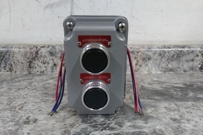 Hubbell Killark FXCS-0B7 600V 2 Pole Pushbutton Switch