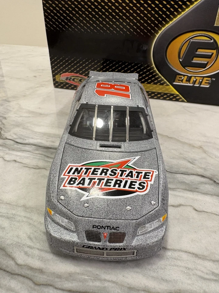 Bobby Labonte 2001 Interstate Batteries Test Car ELITE Nascar 1/24 Diecast #18 - Image 2 of 4
