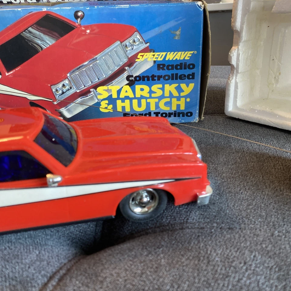 1976 vintage Galoob STARSKY & HUTCH Ford TORINO Speedway RADIO CONTROL car! - Image 4 of 4